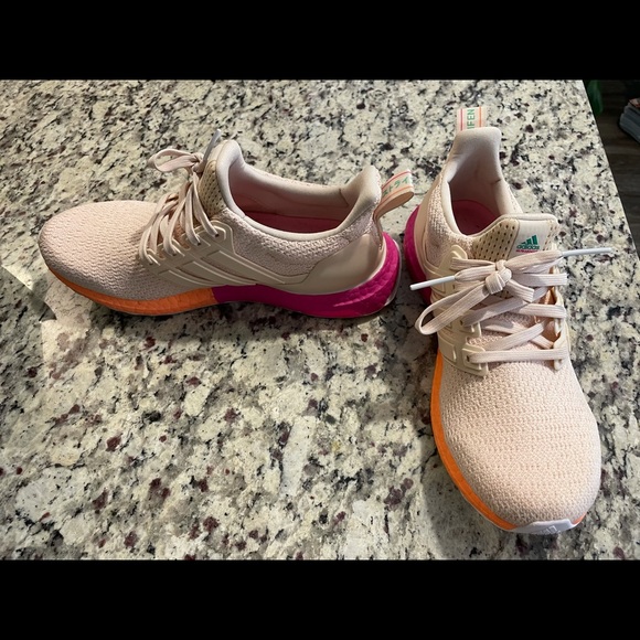 adidas UltraBOOST DNA Linen - Picture 4 of 8